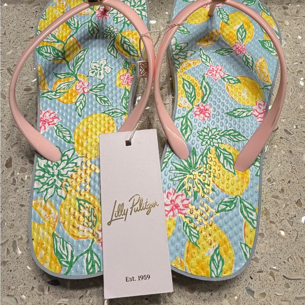 Lilly Pulitzer Floral Flip Flops 7/8 NWT - Picture 2 of 4
